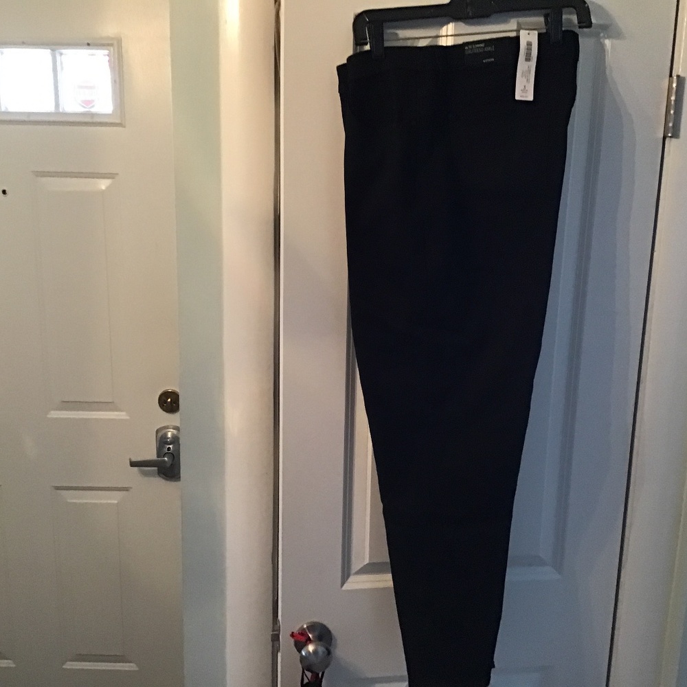 Chico’s Brand New with tag Black ankle jeans